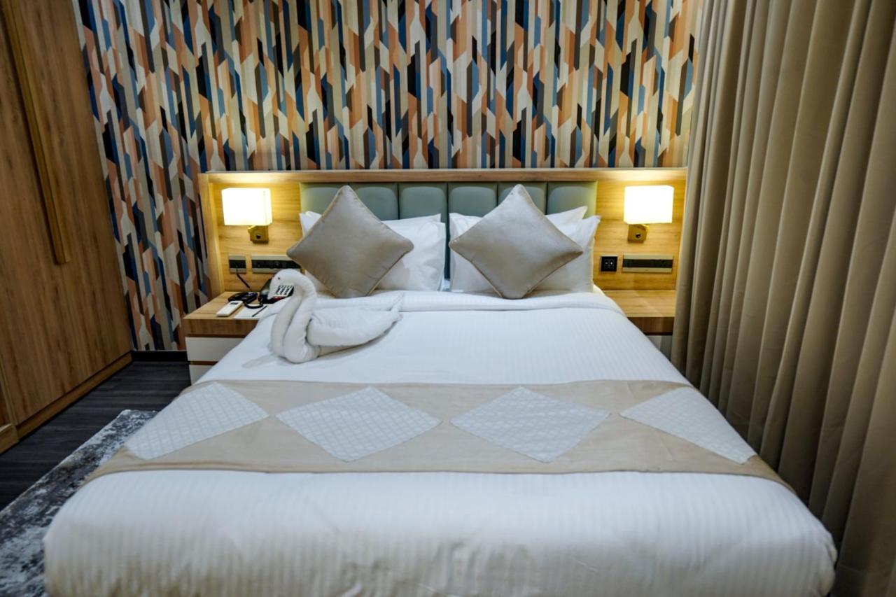 M2 Square By Monday Premium Hotel นาคปุระ ภายนอก รูปภาพ