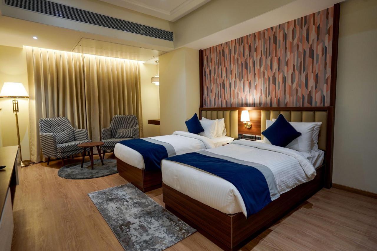 M2 Square By Monday Premium Hotel นาคปุระ ภายนอก รูปภาพ
