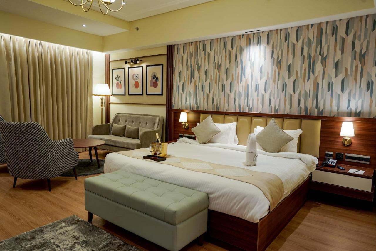 M2 Square By Monday Premium Hotel นาคปุระ ภายนอก รูปภาพ